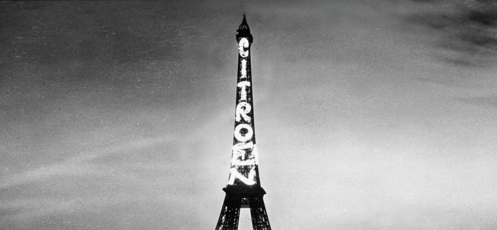 Publicitat lluminosa de Citroën a la torre. Font: diariomotor.com