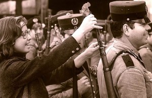 La "Revolució dels Clavells" el 1974 va permetre posar fi a gairebé 50 anys de dictadura