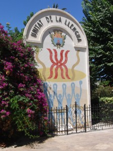 El monument per la unitat de la llengua, a l’Alguer. A la ciutat sarda encara s’hi parla català