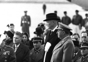 Franco i el president Eisenhower. La pervivència del règim franquista s'explica per la "Realpolitik" de la Guerra Freda. Font: Wikipedia