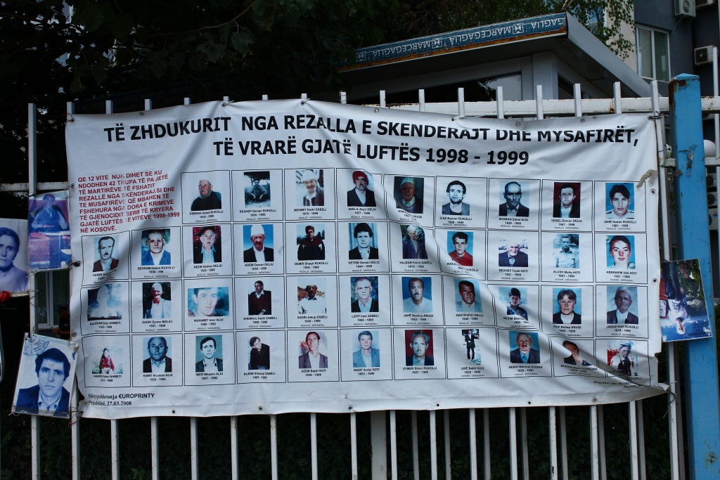 Memorial en record dels desapareguts de la guerra de Ksovo, 1999. Font: Claudio Poli