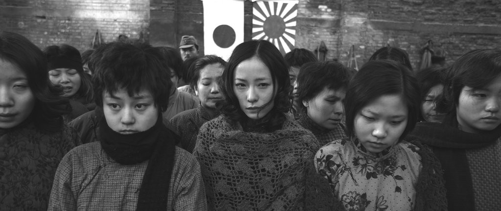 La població xinesa ens apareix com la gran víctima del conflicte, especialment les dones. Fotograma de la pel·lícula. Font: New York Times 
