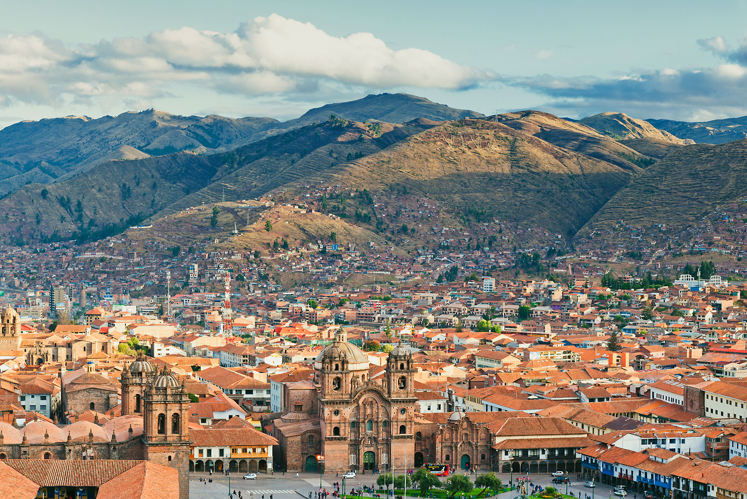 Fotografia actual del Cusco, on s'hi veu el centre històric, marcat per la presència colonial. Font: International Traveller