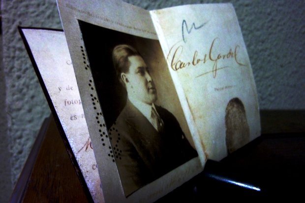 Document d'identitat de Carlos Gardel. Imatge de la Fundació Carlos Gardel. Fon: elmundo.es