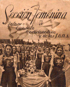 La Secció Femenina va ser fundada el 1934 com a filial femenina de la Falange Espanyola. Va acabar aglutinant tota la participació femenina durant la guerra i el franquisme després que la FE s'unís a les JONS (1934) i posteriorment als tradicionalistes (1937). Font: mujresbajosospecha.com