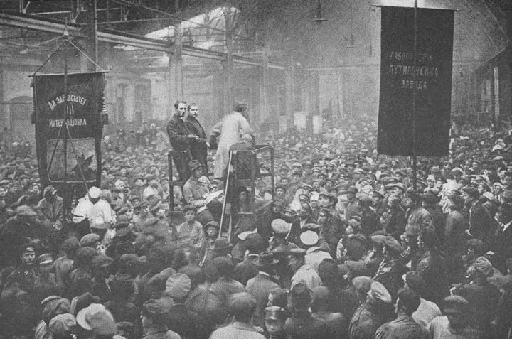 El soviet en acció: soviets i comitès de treballadors durant la Revolució de 1917. El seus orígens es troben en 1905. Font: Libcom.com